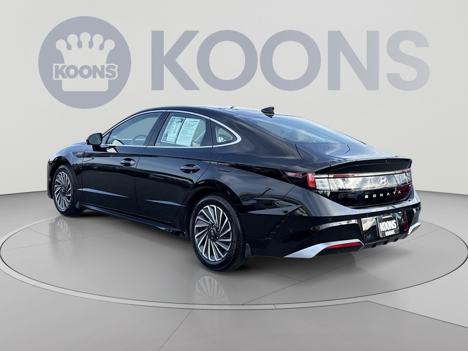 Used 2025 Hyundai Sonata Limited FWD image 4