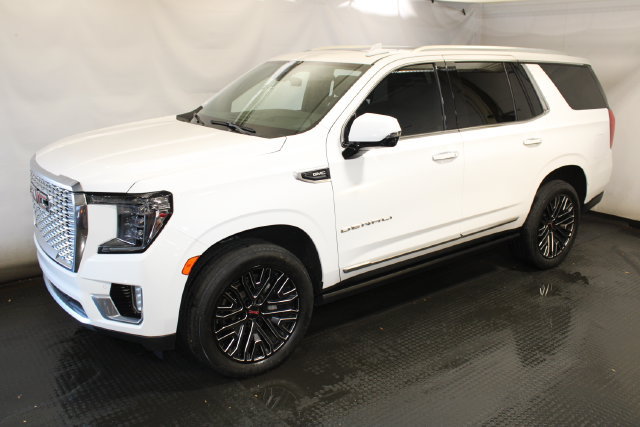 Used 2021 GMC Yukon Denali w/ Denali Premium Package AWD/4WD image 2
