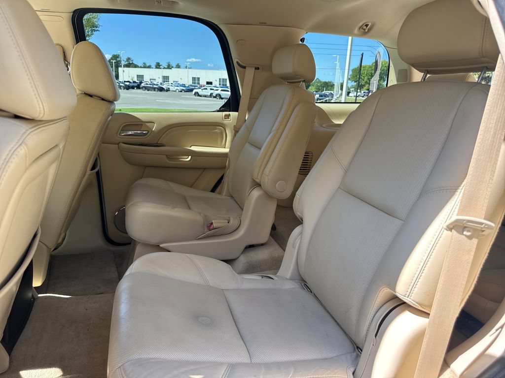 Used 2007 Cadillac Escalade AWD w/ Information Package image 31