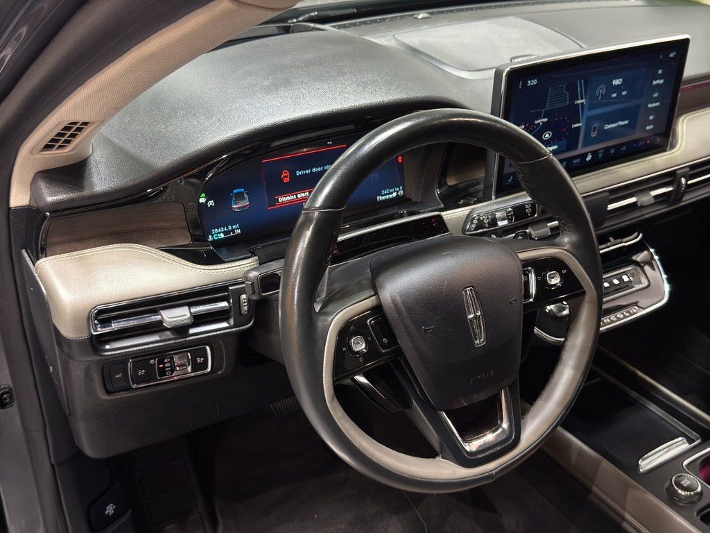 Used 2023 Lincoln Corsair Reserve w/ Equipment Group 202A image 16