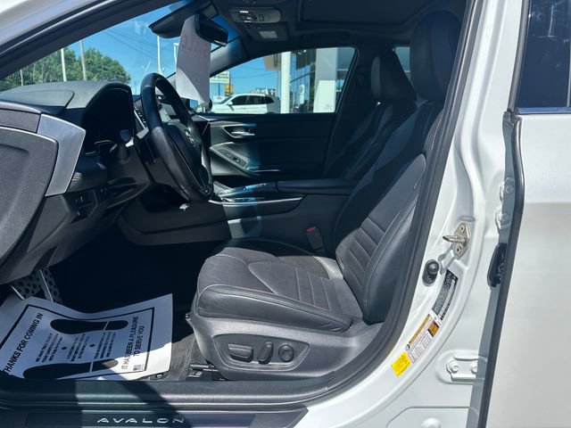 Used 2020 Toyota Avalon XSE w/ All Weather Liner Package FWD image 9