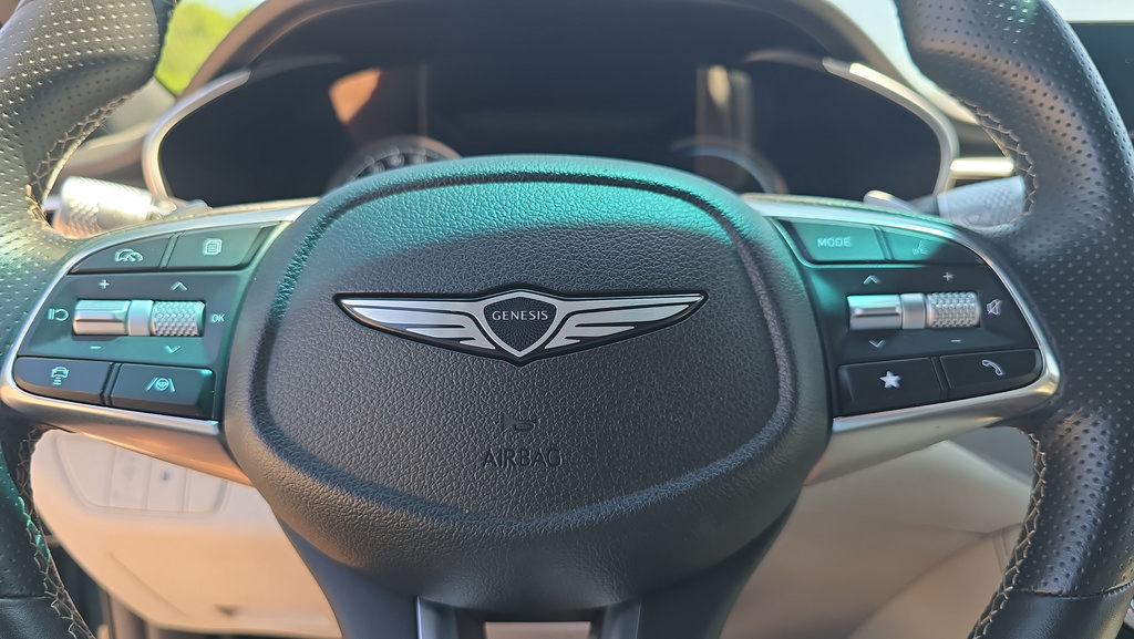 Used 2025 Genesis G70 2.5T AWD/4WD image 17