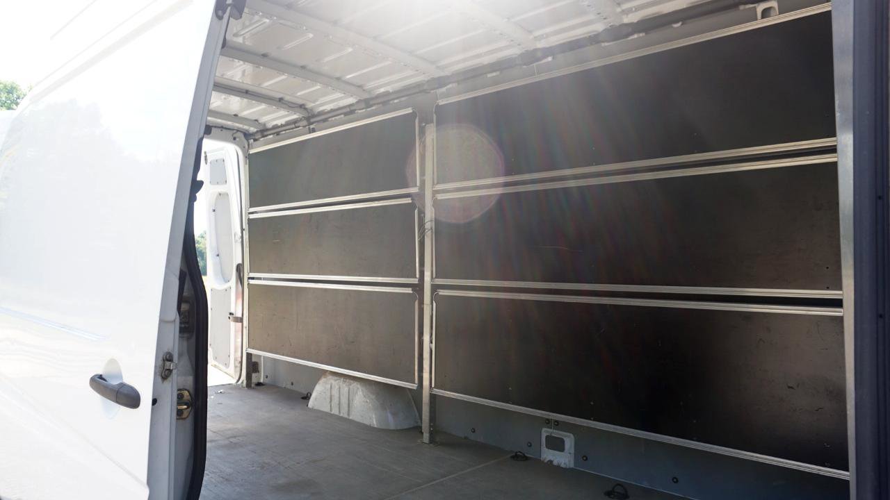 Used 2016 Freightliner Sprinter 2500 RWD image 15