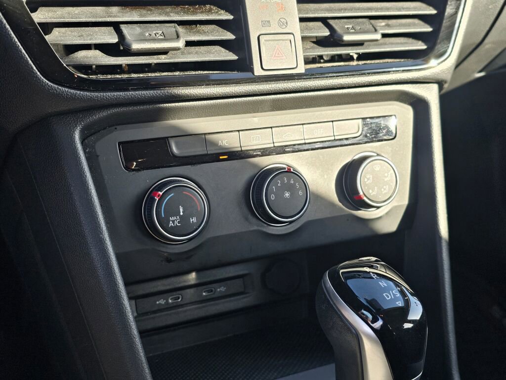 Used 2022 Volkswagen Taos S w/ IQ Drive S Package image 34