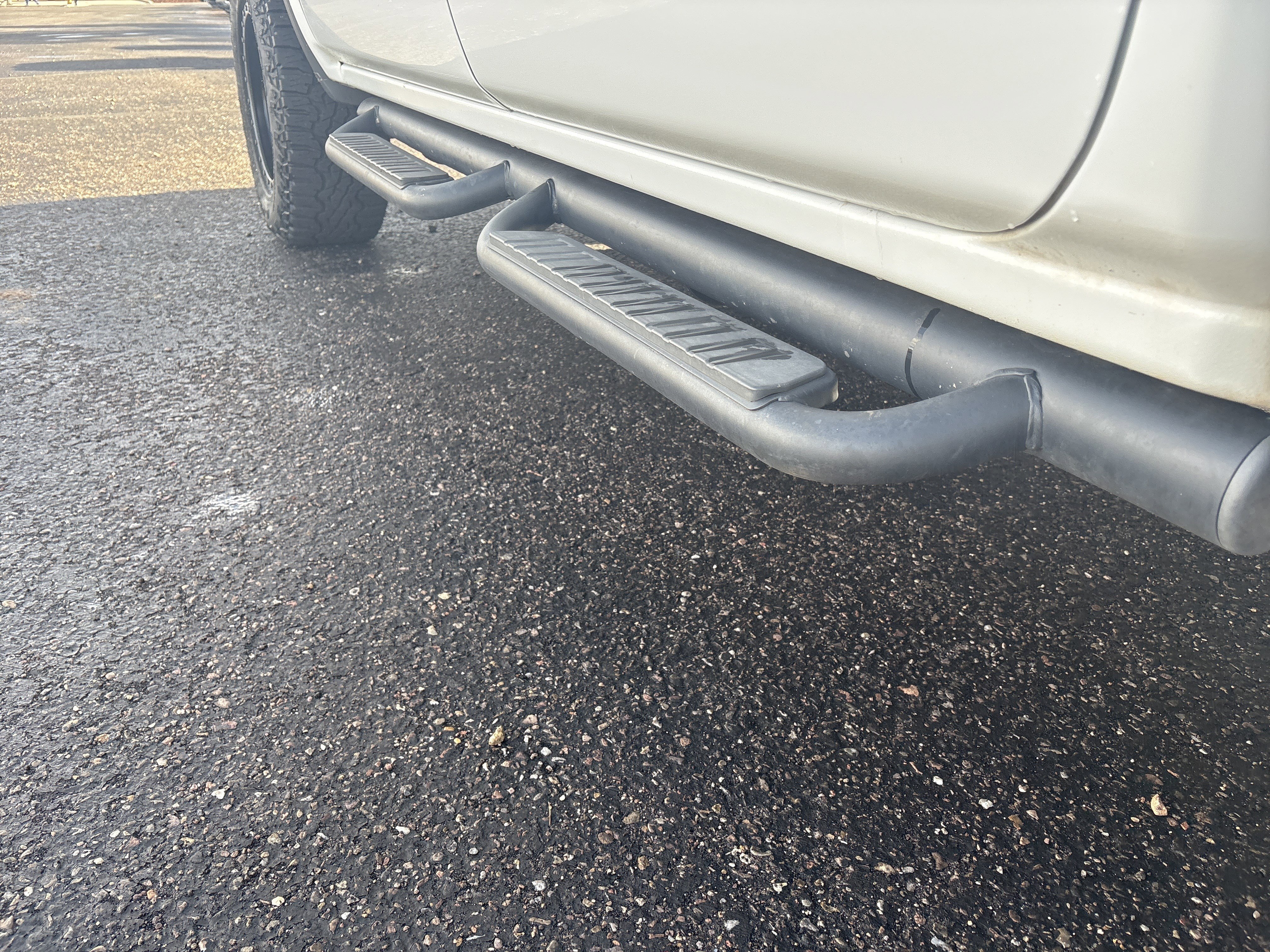 Used 2017 GMC Sierra 1500 SLT w/ All Terrain X Package image 14