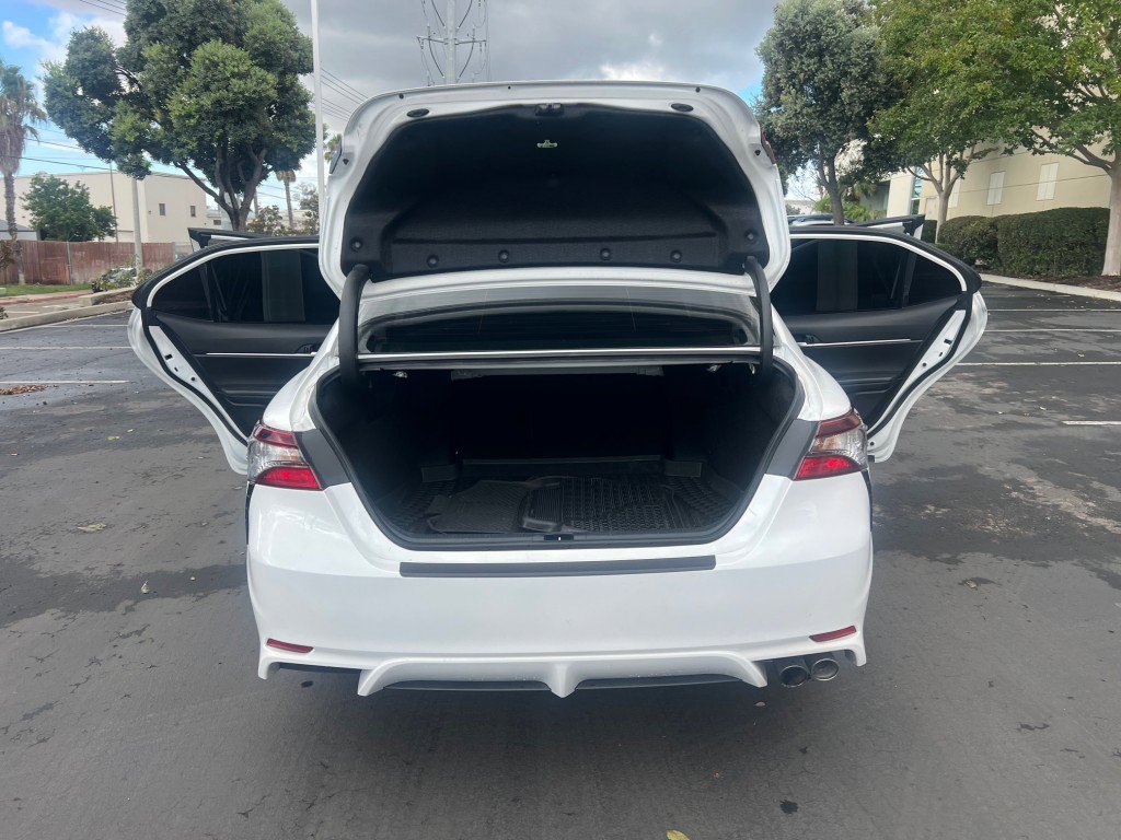 Used 2024 Toyota Camry SE image 16