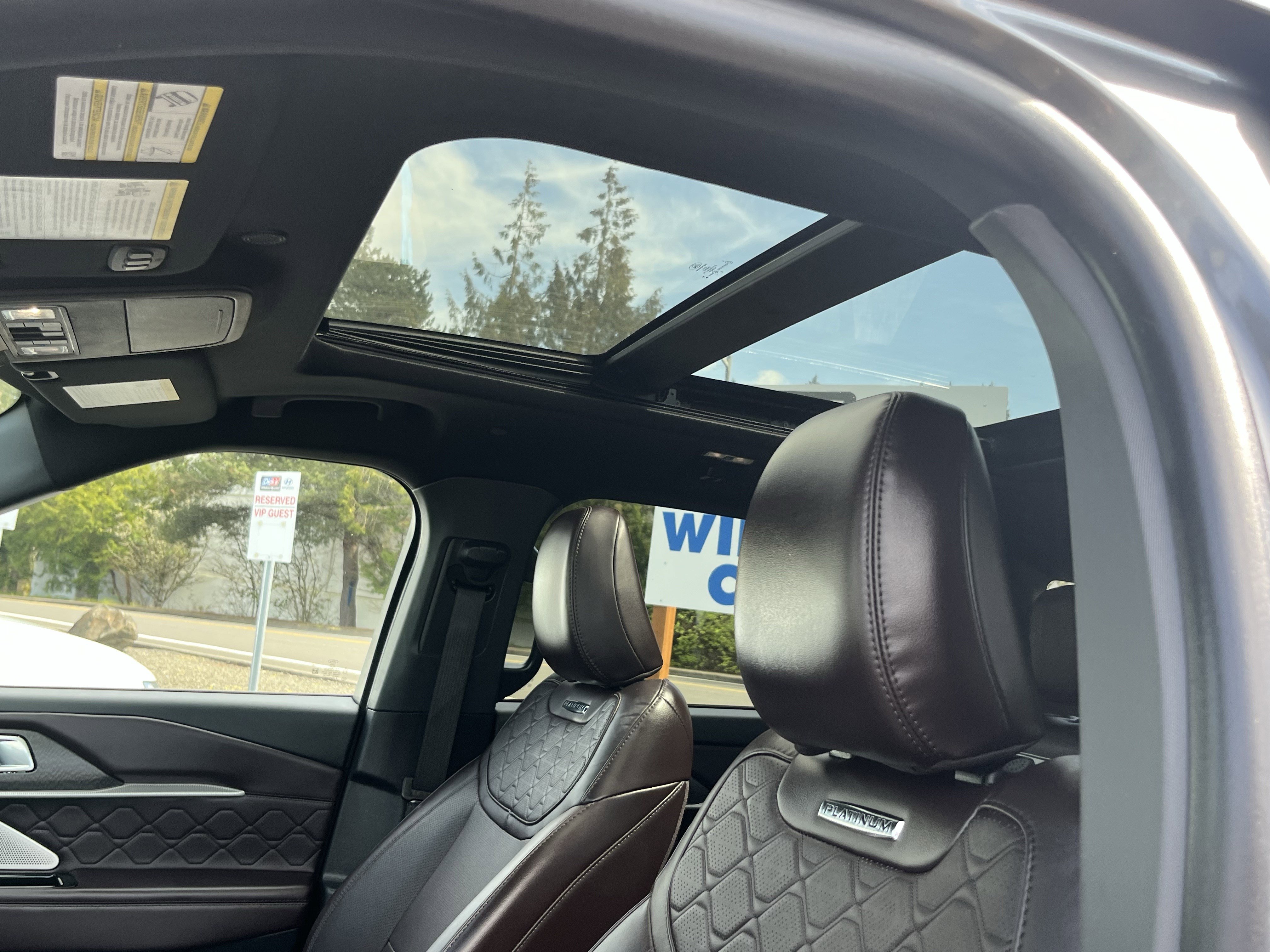 Used 2025 Ford Explorer Platinum w/ LUX Leather Package image 21