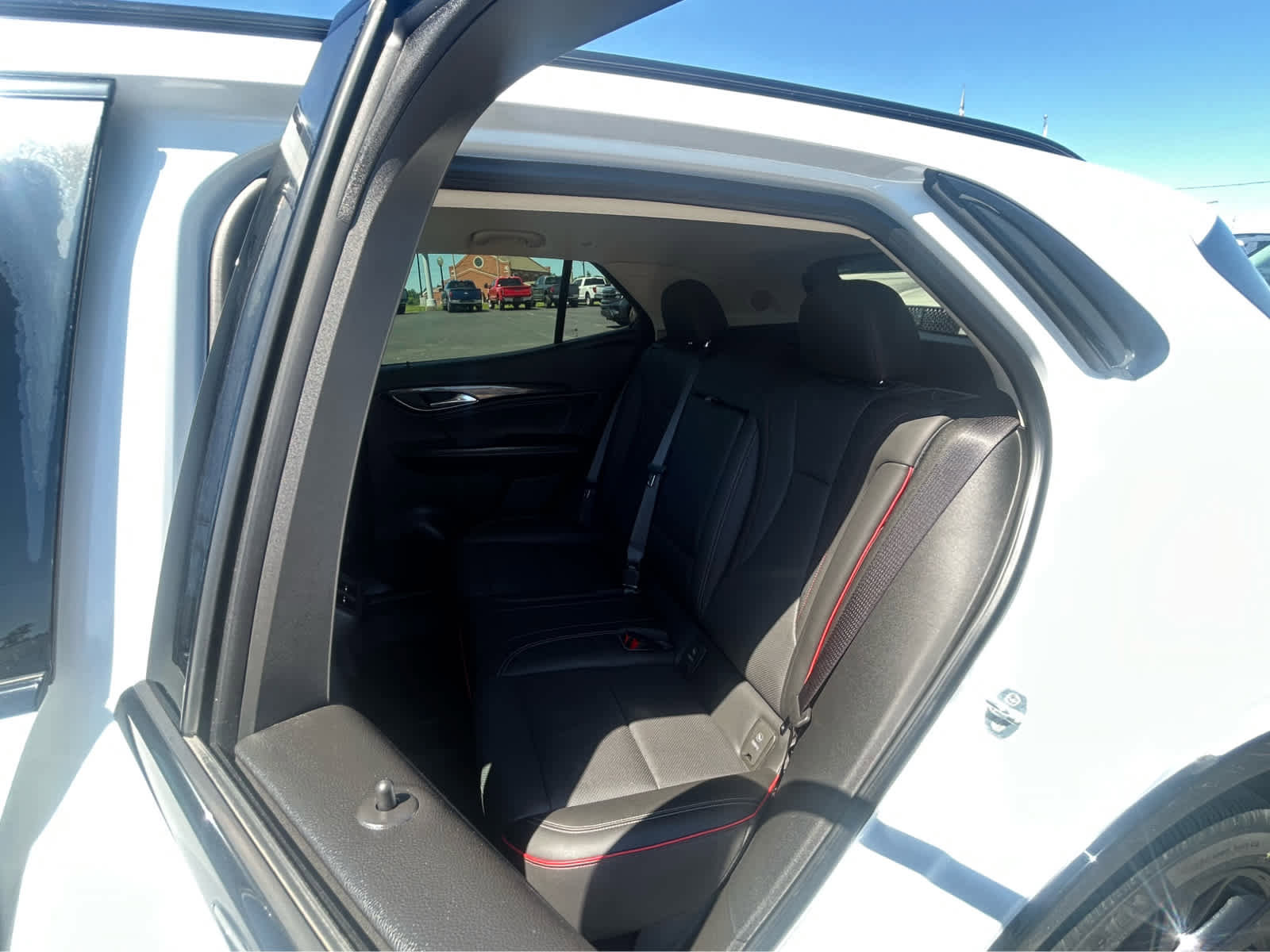 Used 2022 Buick Envision Essence w/ Technology Package I FWD image 12