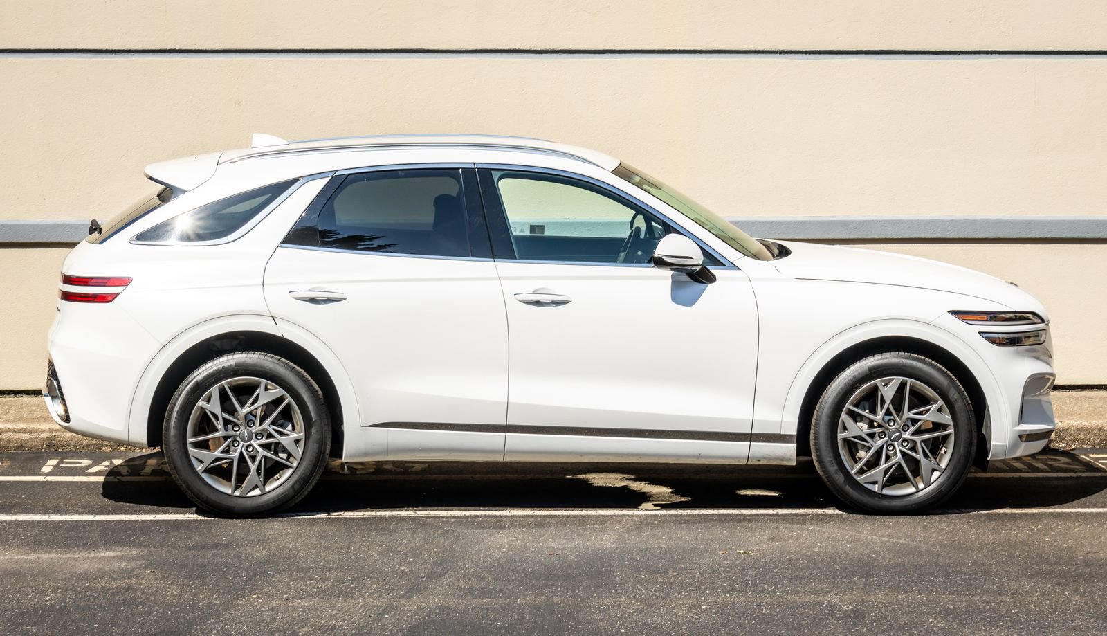Used 2025 Genesis GV70 2.5T AWD/4WD image 10