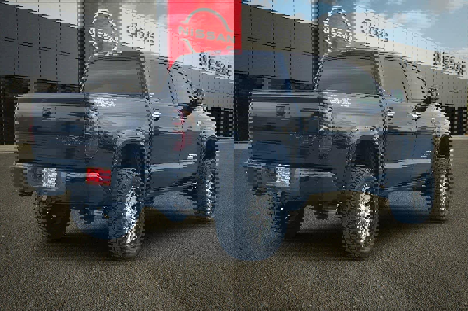 Used 2017 Toyota Tundra Limited image 3