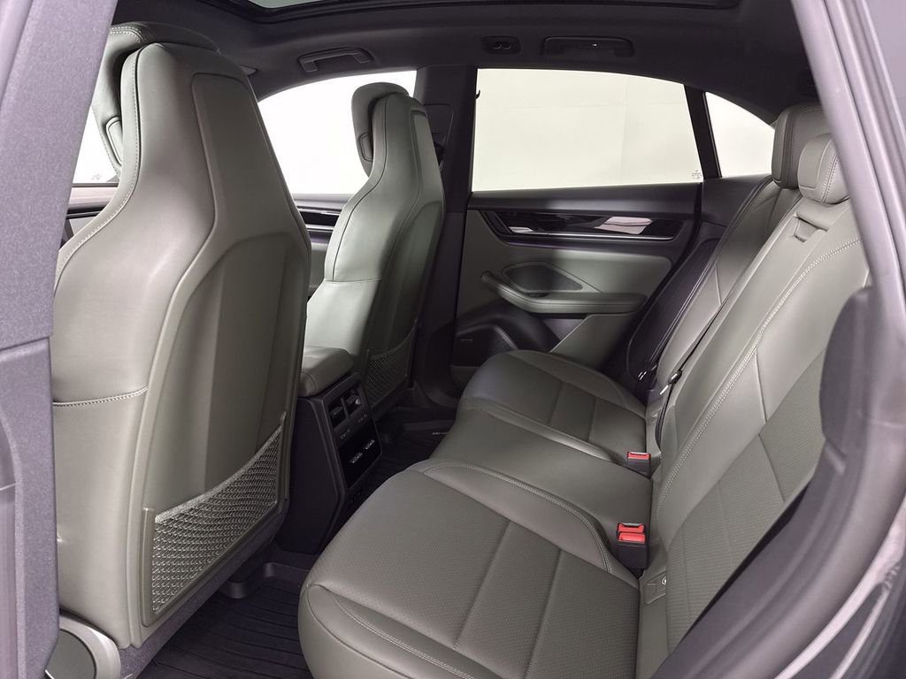 New 2026 Porsche Macan 4 Electric AWD/4WD image 27