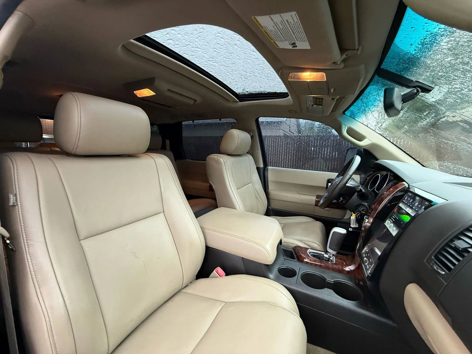 Used 2010 Toyota Sequoia Limited image 29