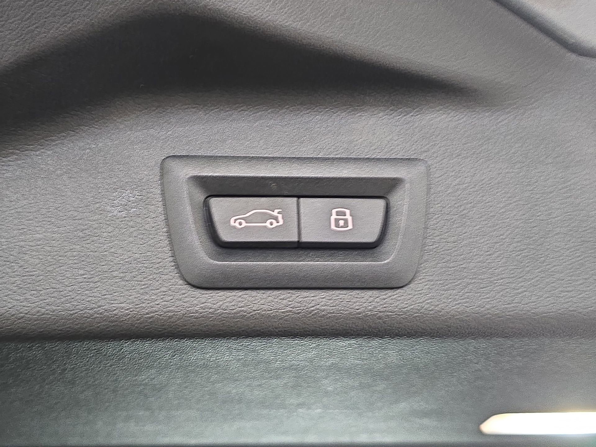 Used 2025 BMW X5 xDrive50e w/ Parking Assistance Package image 13