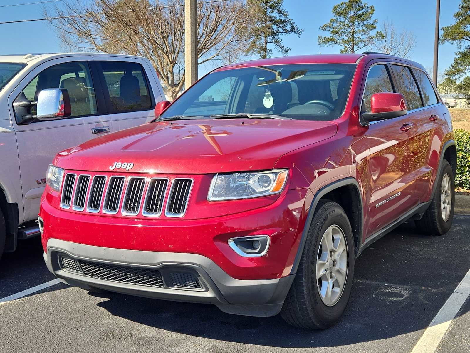 Used 2014 Jeep Grand Cherokee Laredo image 3