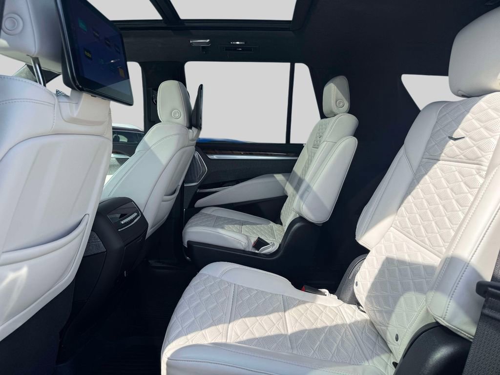 Used 2025 Cadillac Escalade Sport Platinum w/ LPO, Floor Liner Package AWD/4WD image 11