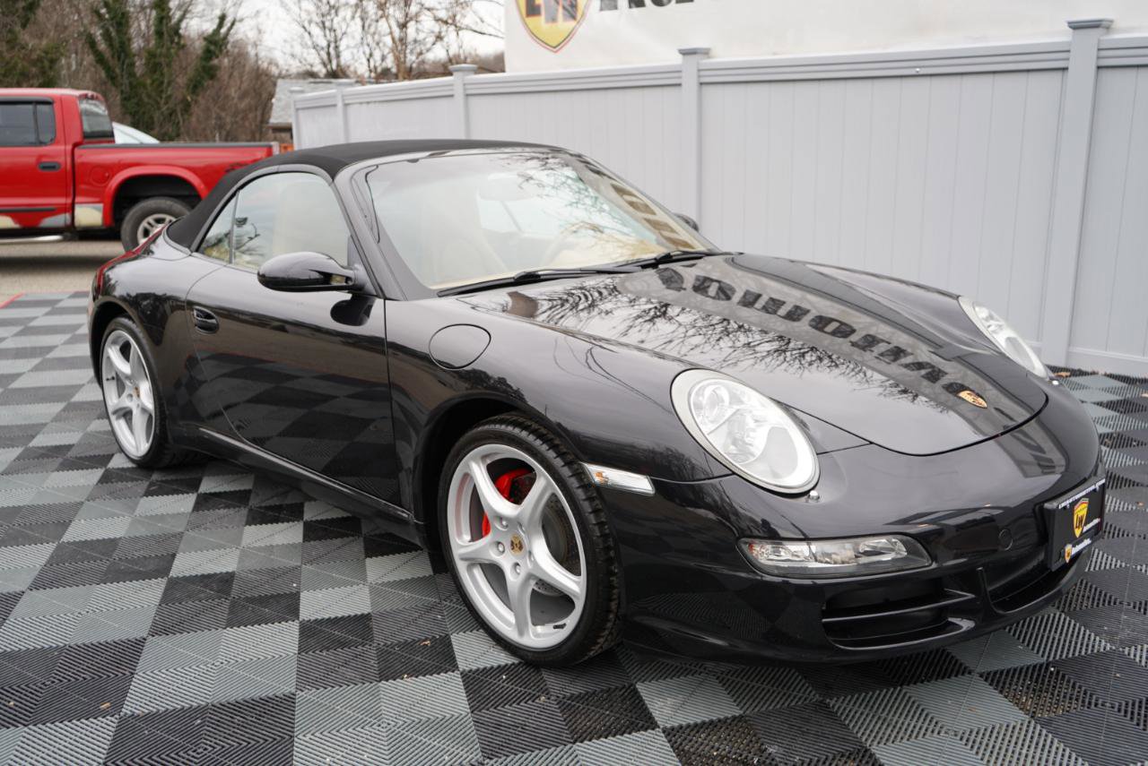 Used 2005 Porsche 911 Carrera image 2