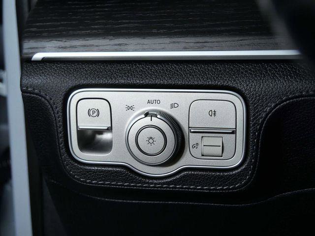 Used 2024 Mercedes-Benz GLE 450 4MATIC image 25