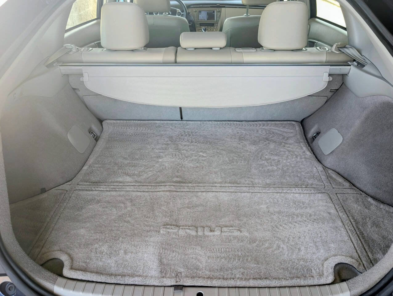 Used 2014 Toyota Prius Four w/ Solar Roof Package FWD image 12