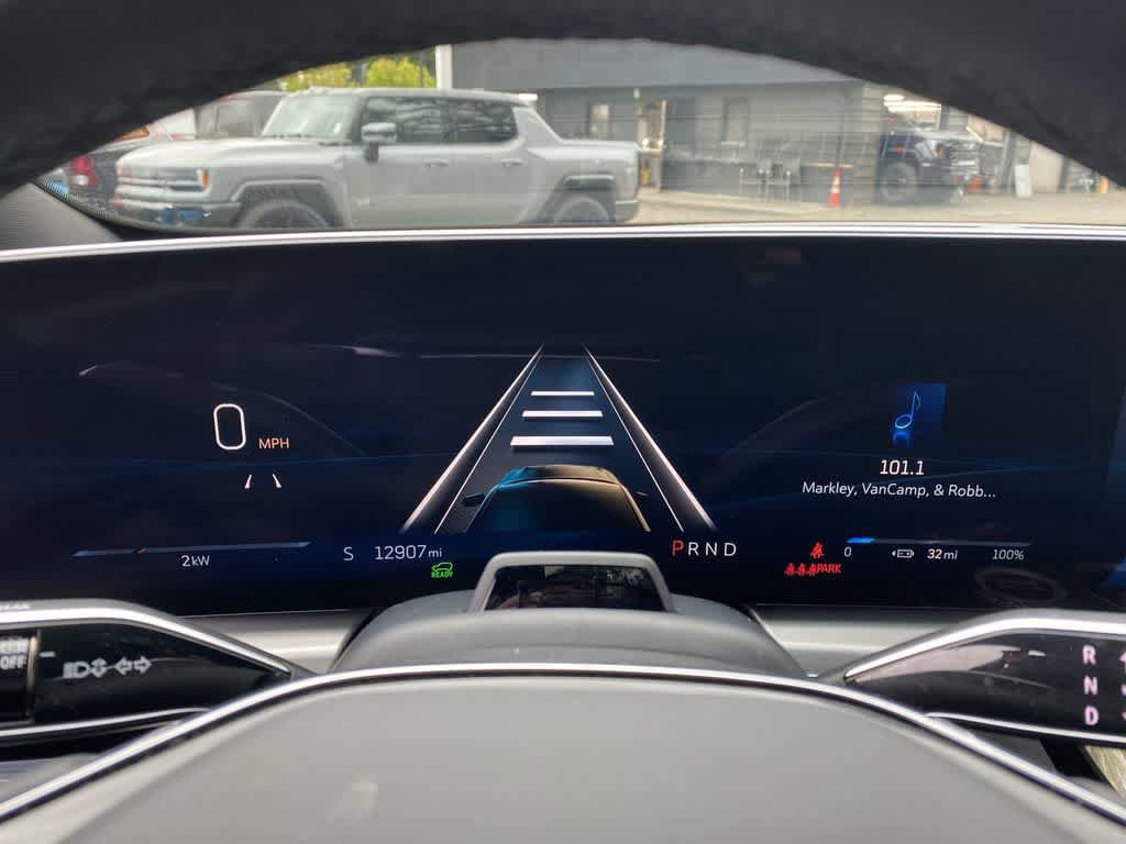 Certified 2025 Cadillac Lyriq Luxury AWD/4WD image 27