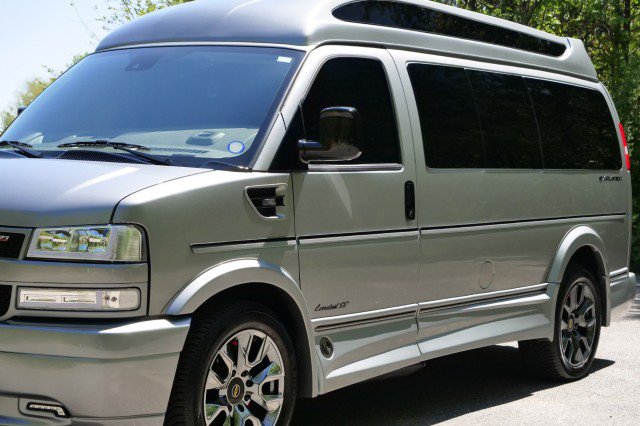 Used 2025 Chevrolet Express 2500 w/ Driver Convenience Package image 55