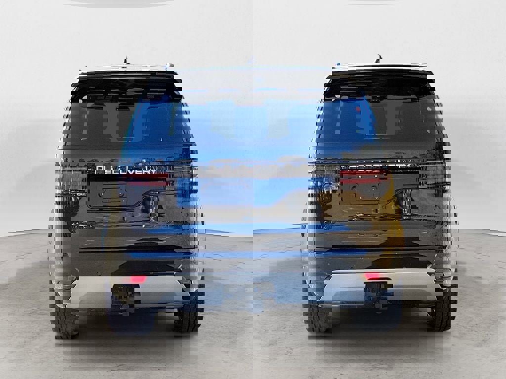 New 2024 Land Rover Discovery Metropolitan Edition image 4