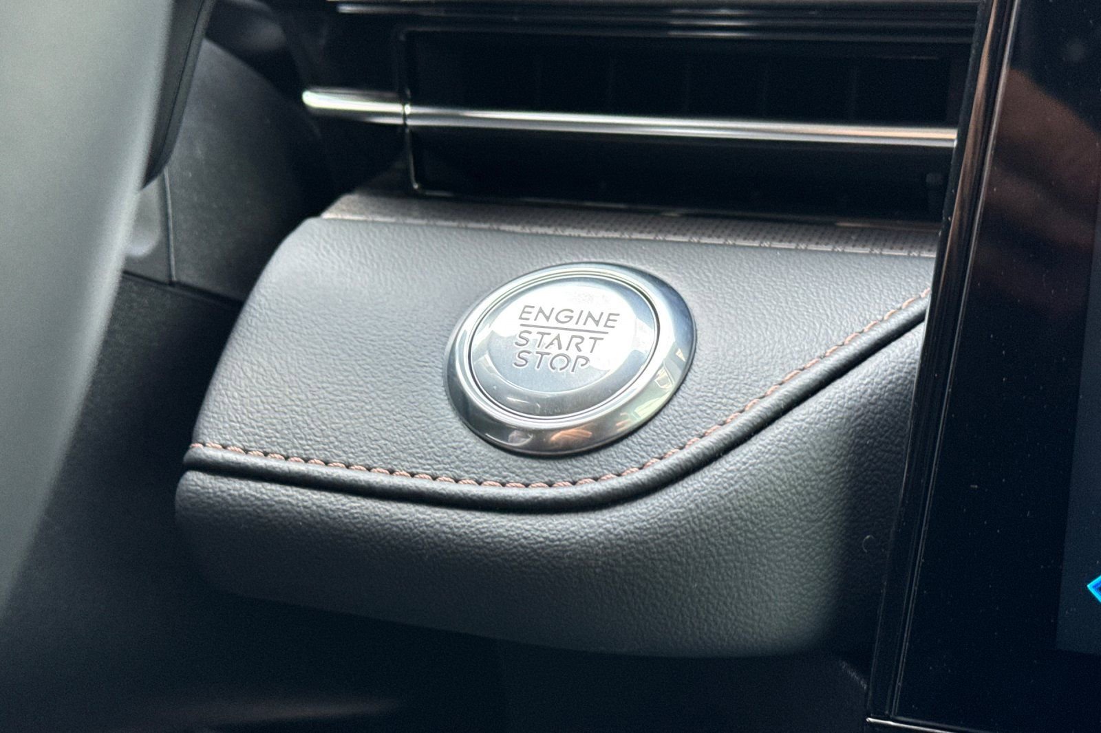 New 2026 Lincoln Nautilus Premier image 20