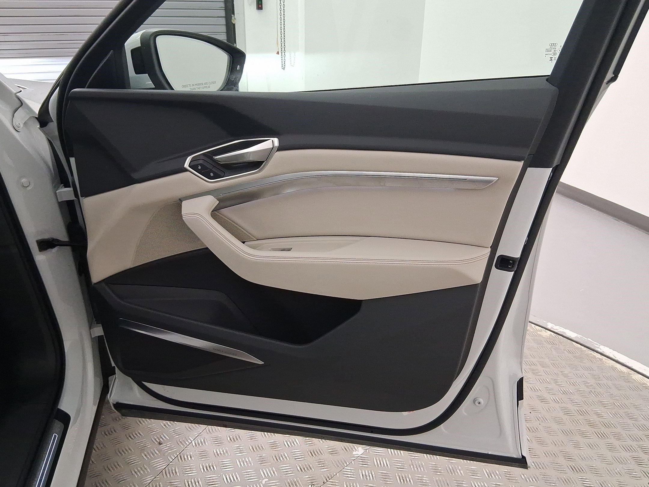 Certified 2024 Audi Q8 e-tron Premium Plus w/ Premium Plus Package image 34