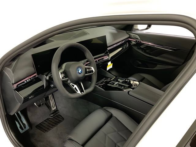 Used 2024 BMW i5 eDrive40i w/ M Sport Package RWD image 31