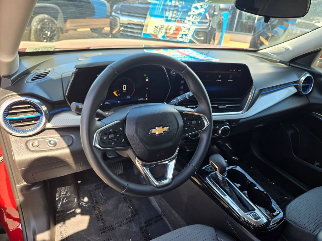 Used 2025 Chevrolet Trax LT w/ Driver Confidence Package FWD image 6