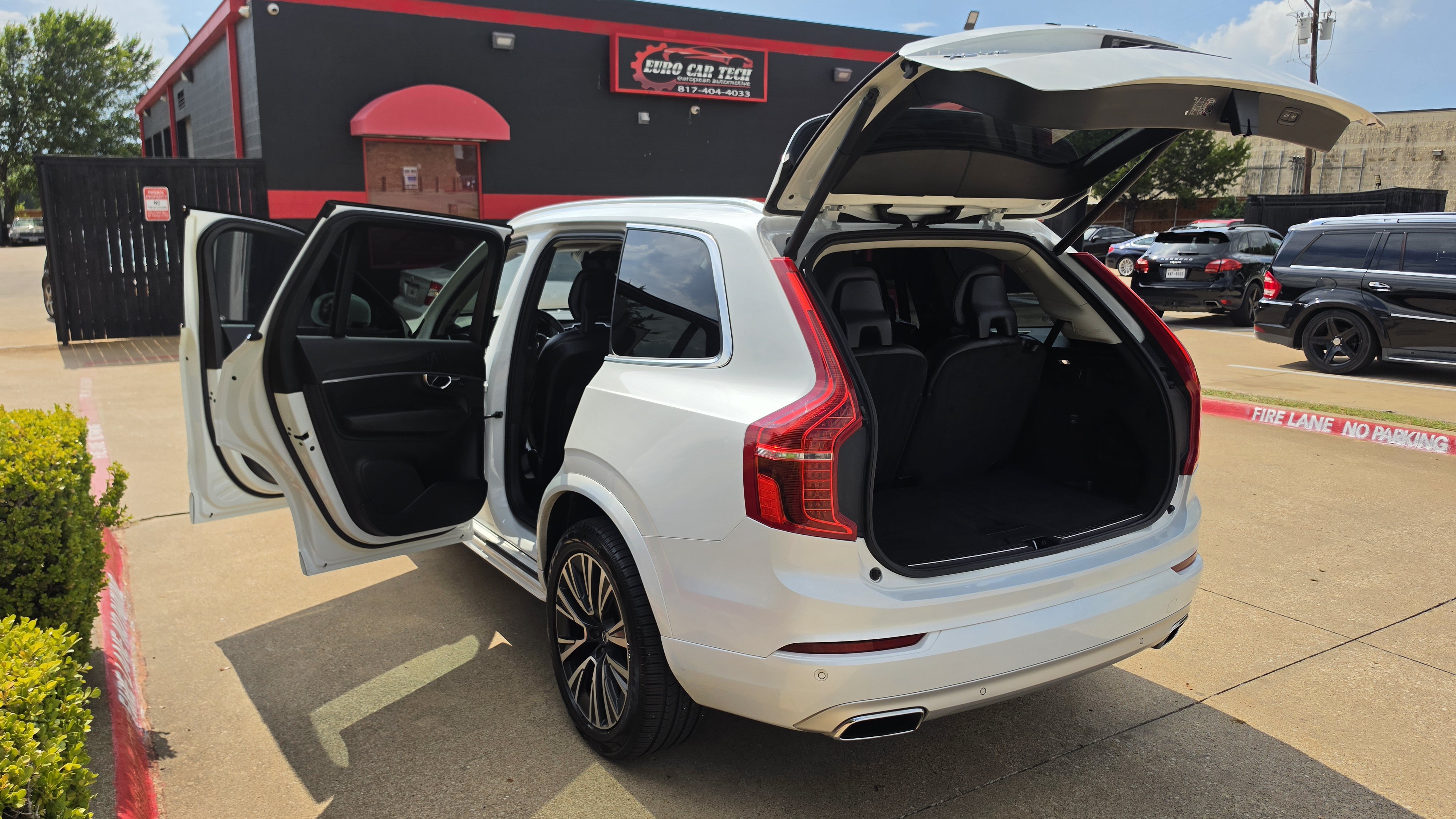 Used 2020 Volvo XC90 T6 Momentum AWD/4WD image 18