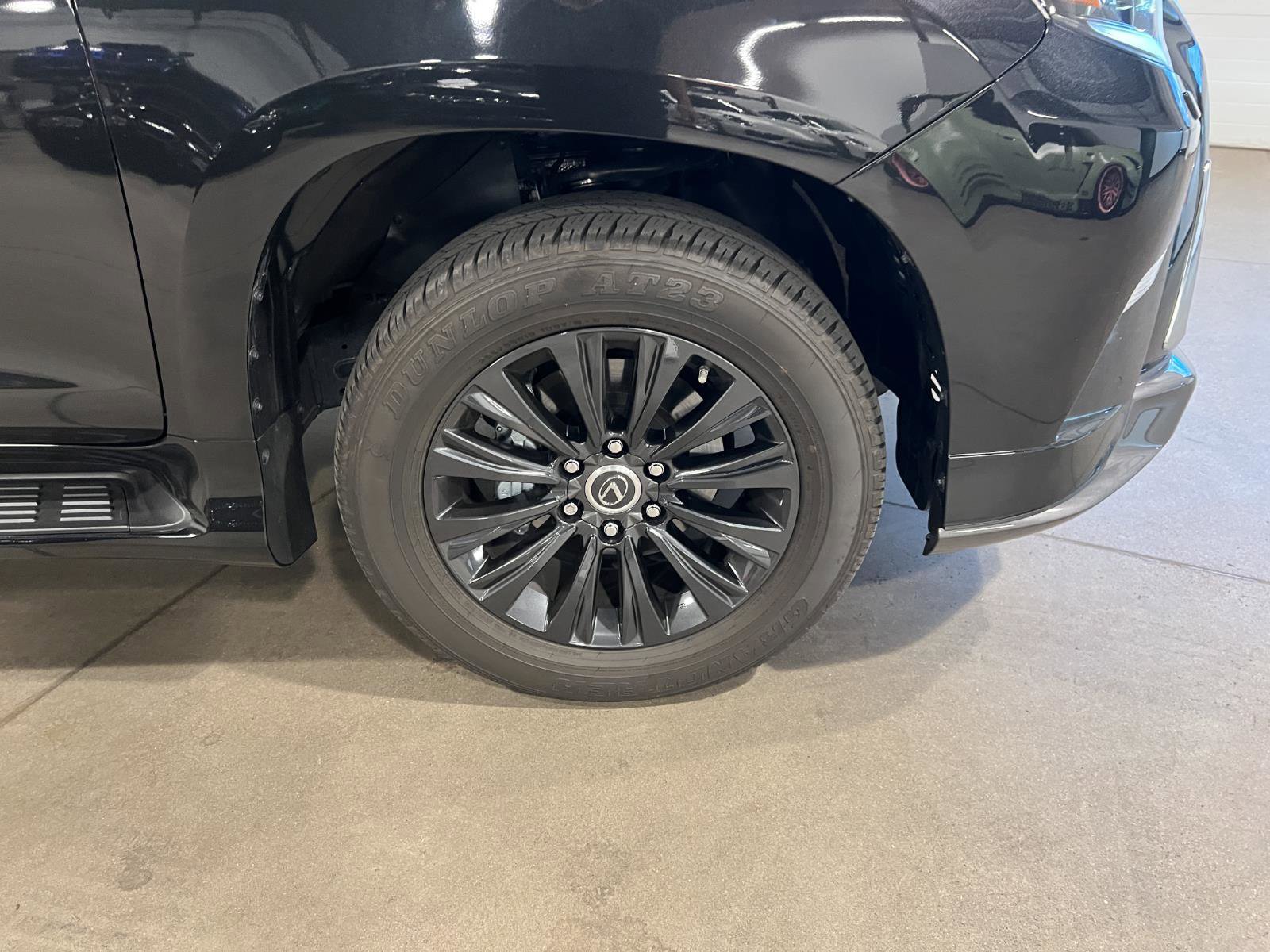 Used 2023 Lexus GX 460 Luxury w/ Sport Design Package AWD/4WD image 44