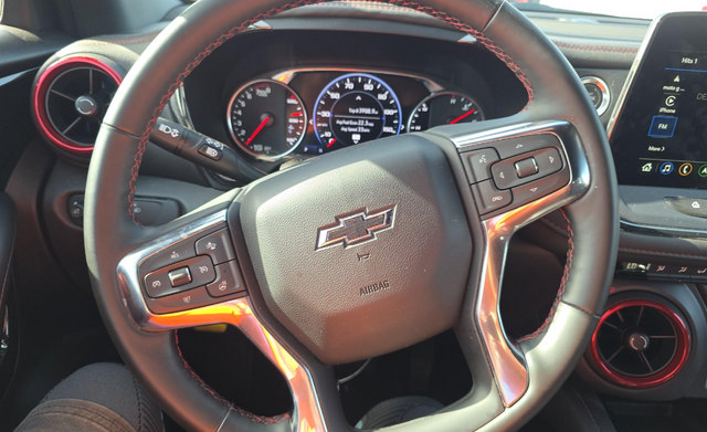 Used 2025 Chevrolet Blazer RS FWD image 5
