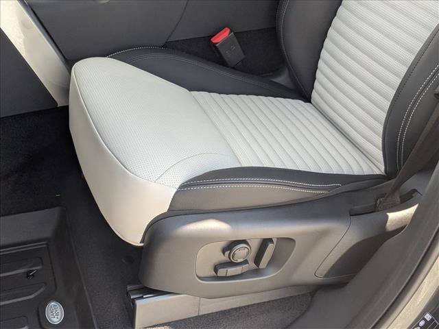 New 2026 Land Rover Discovery S AWD/4WD image 4