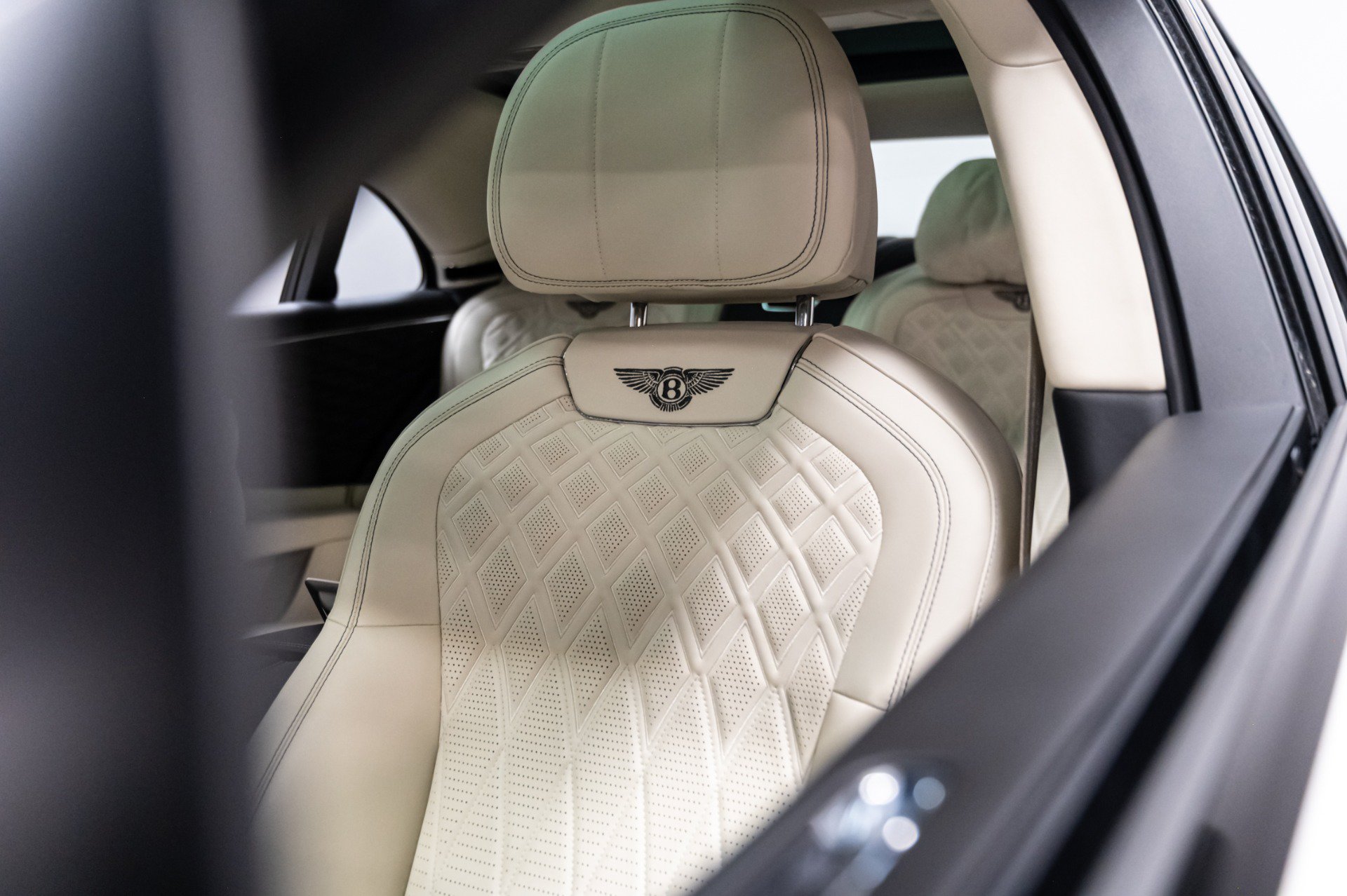 Used 2021 Bentley Flying Spur W12 AWD/4WD image 25