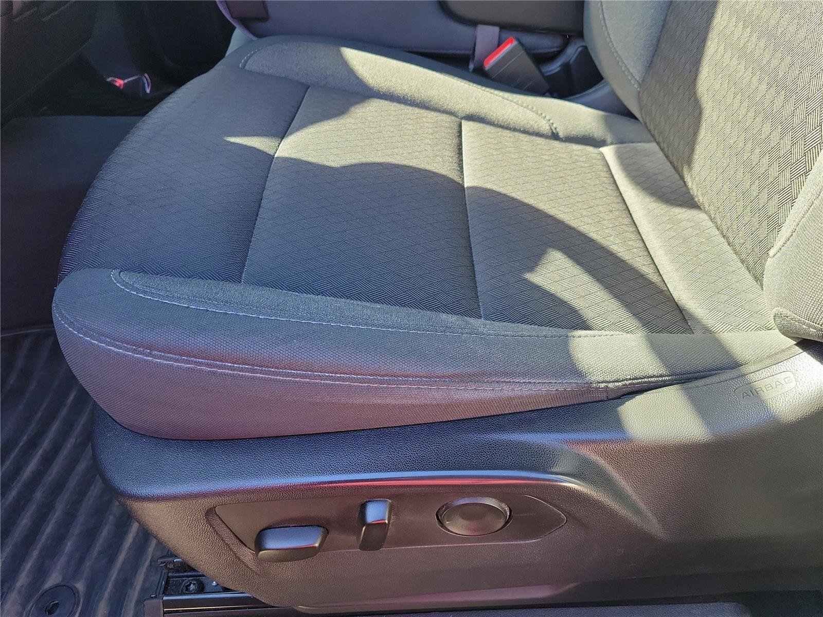 Used 2023 Chevrolet Silverado 1500 Custom image 16