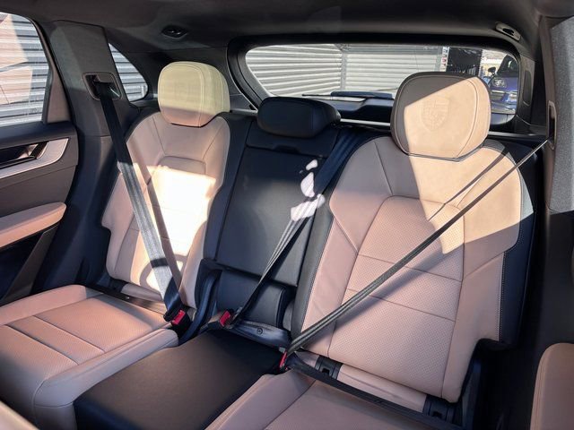 New 2026 Porsche Cayenne AWD/4WD image 25