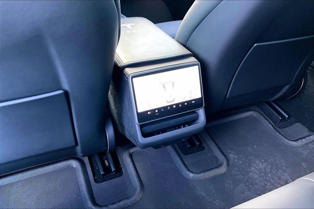 Used 2025 Tesla Model 3 Long Range image 25