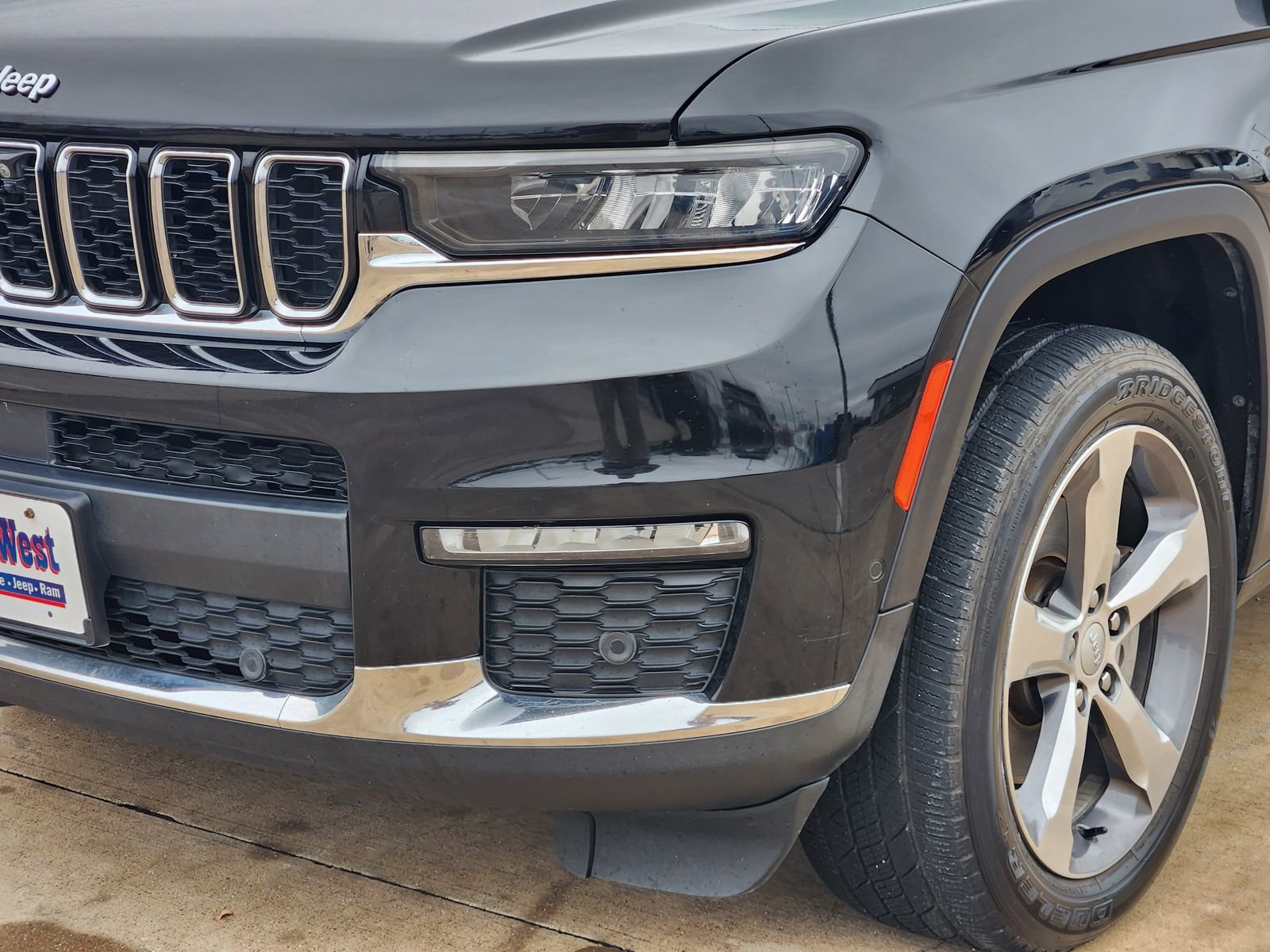 Used 2021 Jeep Grand Cherokee L Limited w/ Luxury Tech Group II image 10