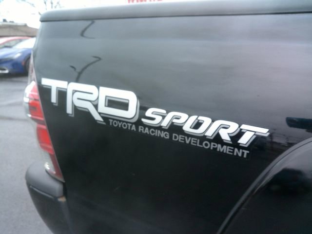 Used 2015 Toyota Tacoma TRD Sport w/ TRD Sport Package image 10