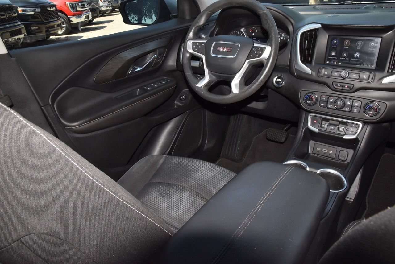 Used 2022 GMC Terrain SLE w/ Driver Convenience Package FWD image 15