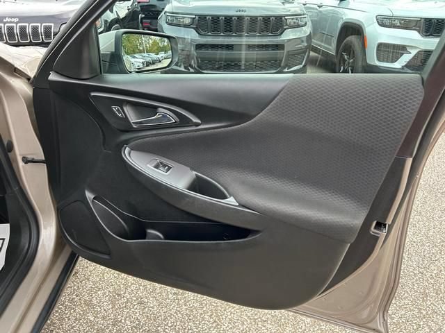 Used 2024 Chevrolet Malibu LT FWD image 30