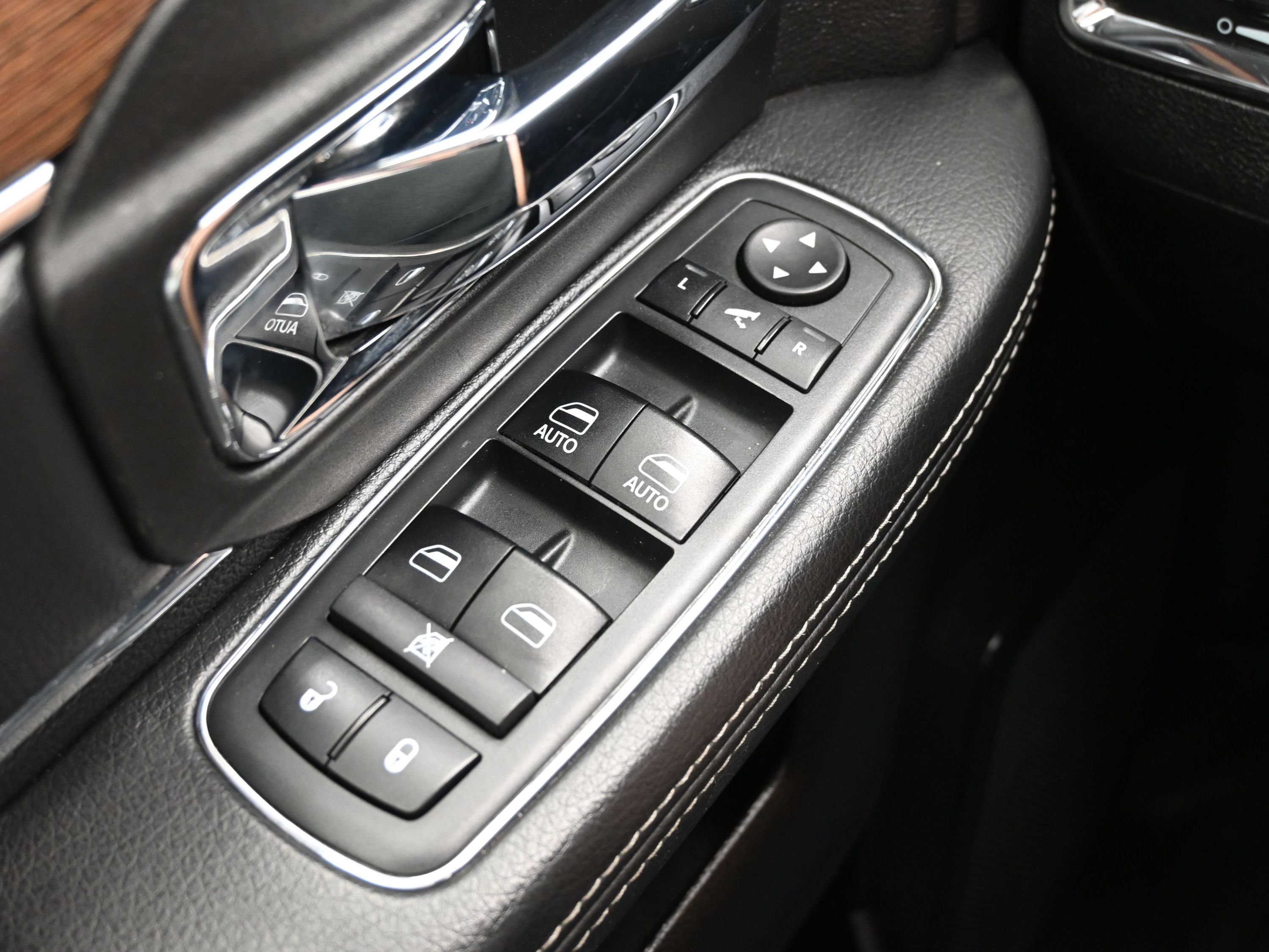 Used 2018 RAM 2500 Laramie w/ Off Road Package AWD/4WD image 25