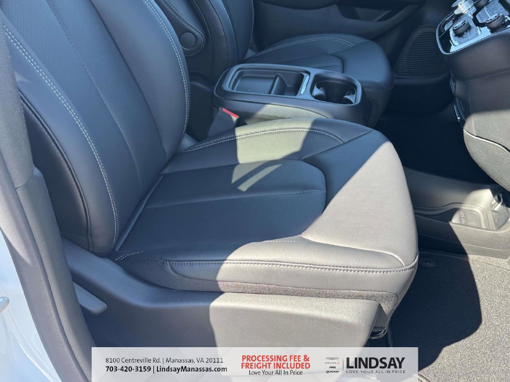 New 2027 Chrysler Pacifica LX FWD image 12