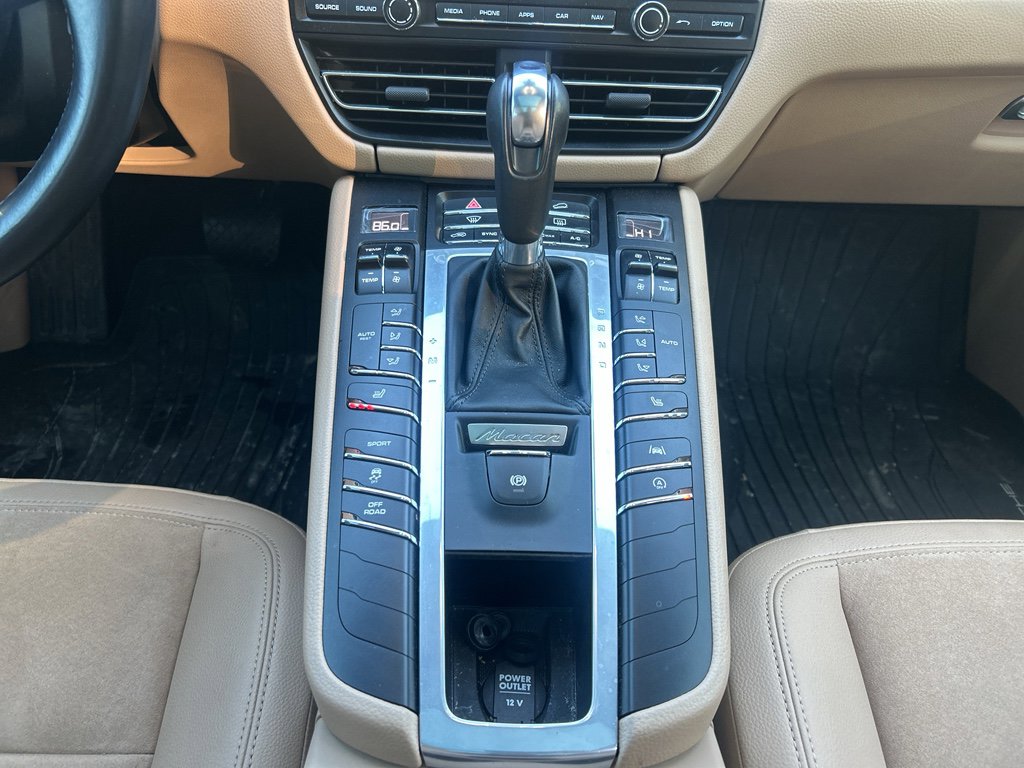 Used 2021 Porsche Macan image 17