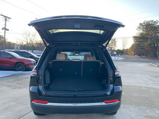 Used 2025 Jeep Grand Cherokee Limited image 7