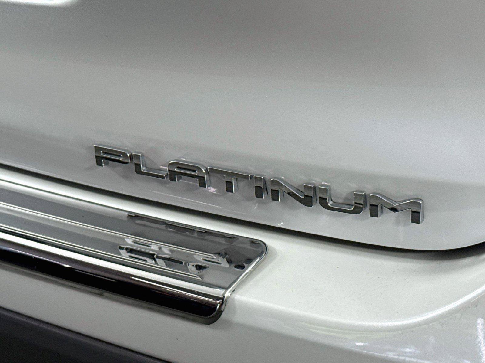 Used 2023 Toyota Highlander Platinum FWD image 16