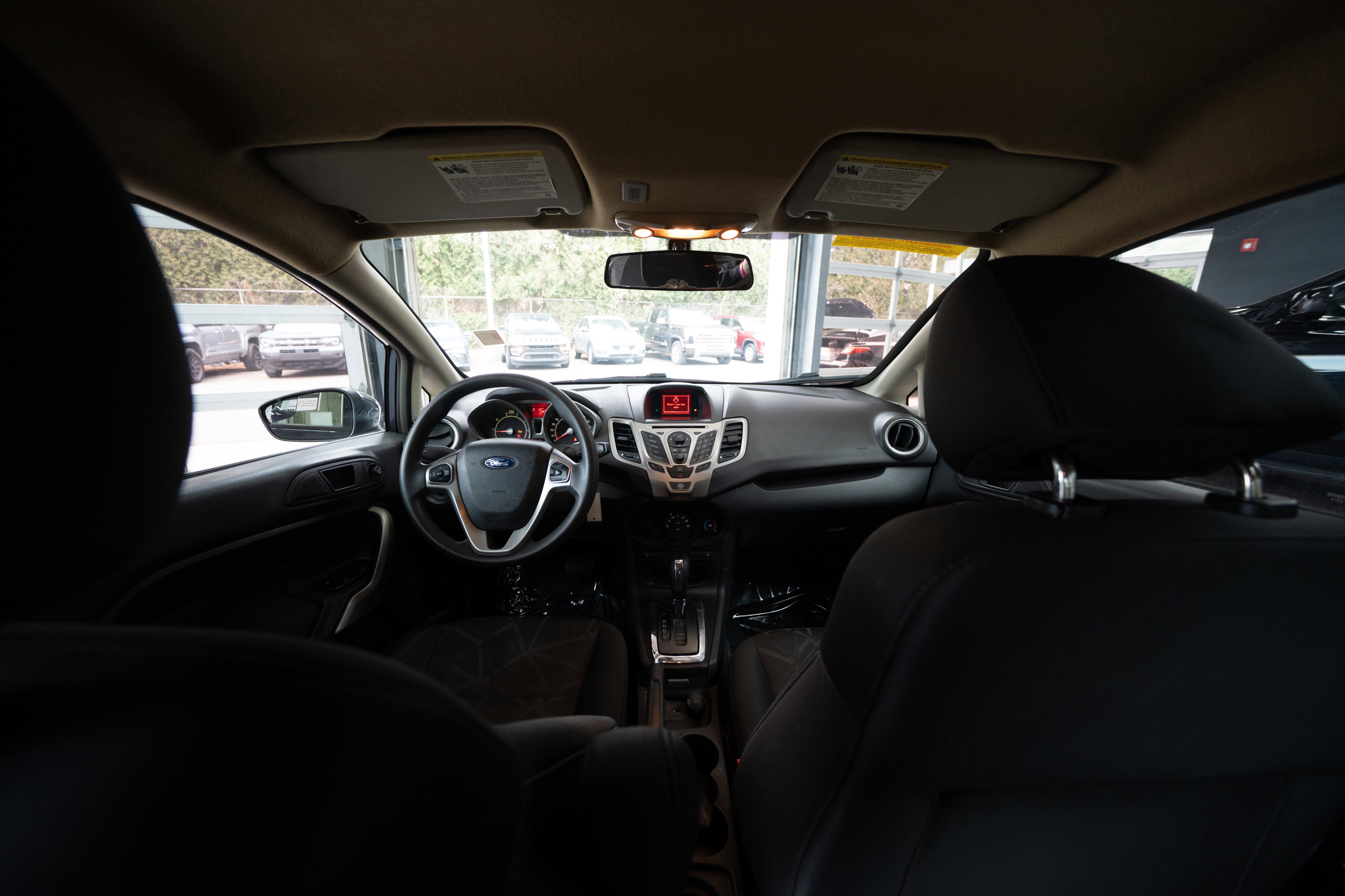 Used 2012 Ford Fiesta SE image 19