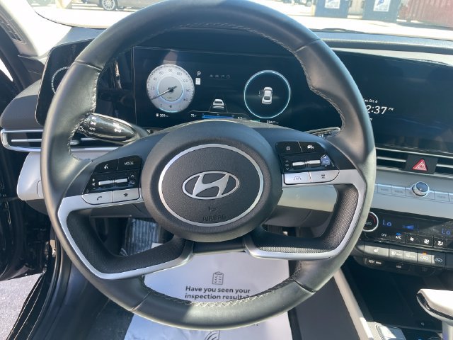 Used 2025 Hyundai Elantra Limited FWD image 25