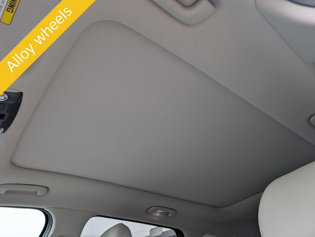 Certified 2025 Kia Sorento S w/ Panoramic Sunroof Package AWD/4WD image 18