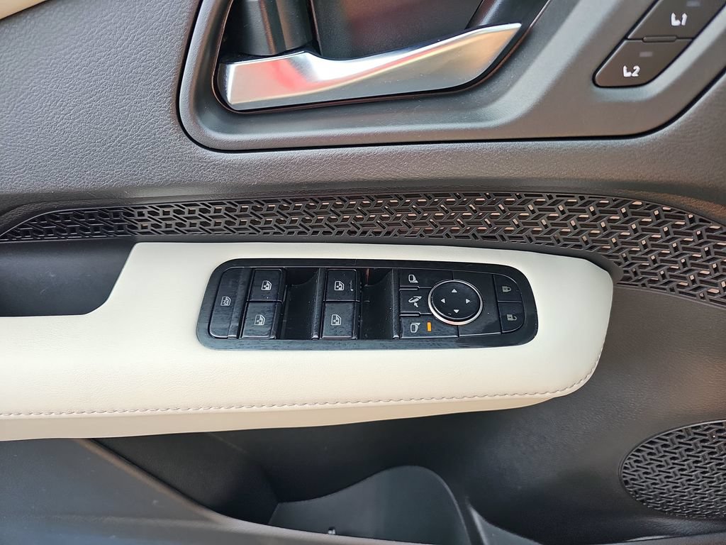 Used 2023 Nissan Ariya AWD image 27